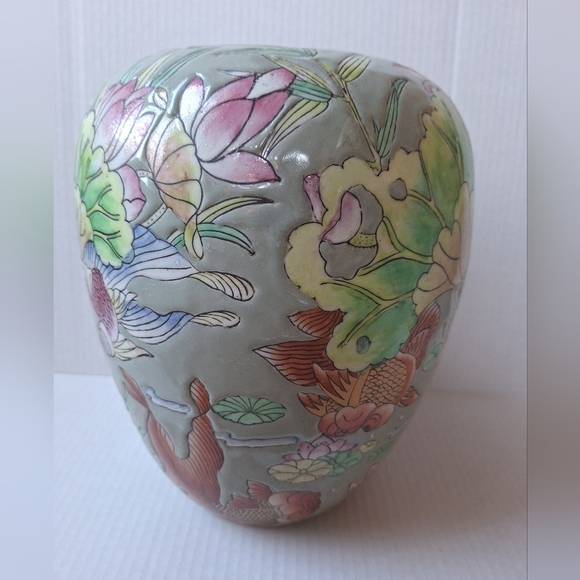 Vintage Macau Handpainted Porcelain Floral and Koi Vase - Picture 6 of 7